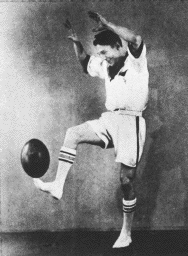 Rastelli balances ball on foot photo