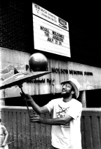 [photo of me with a ball on a parasol at the 1992 IJA festival
    in Montreal.]